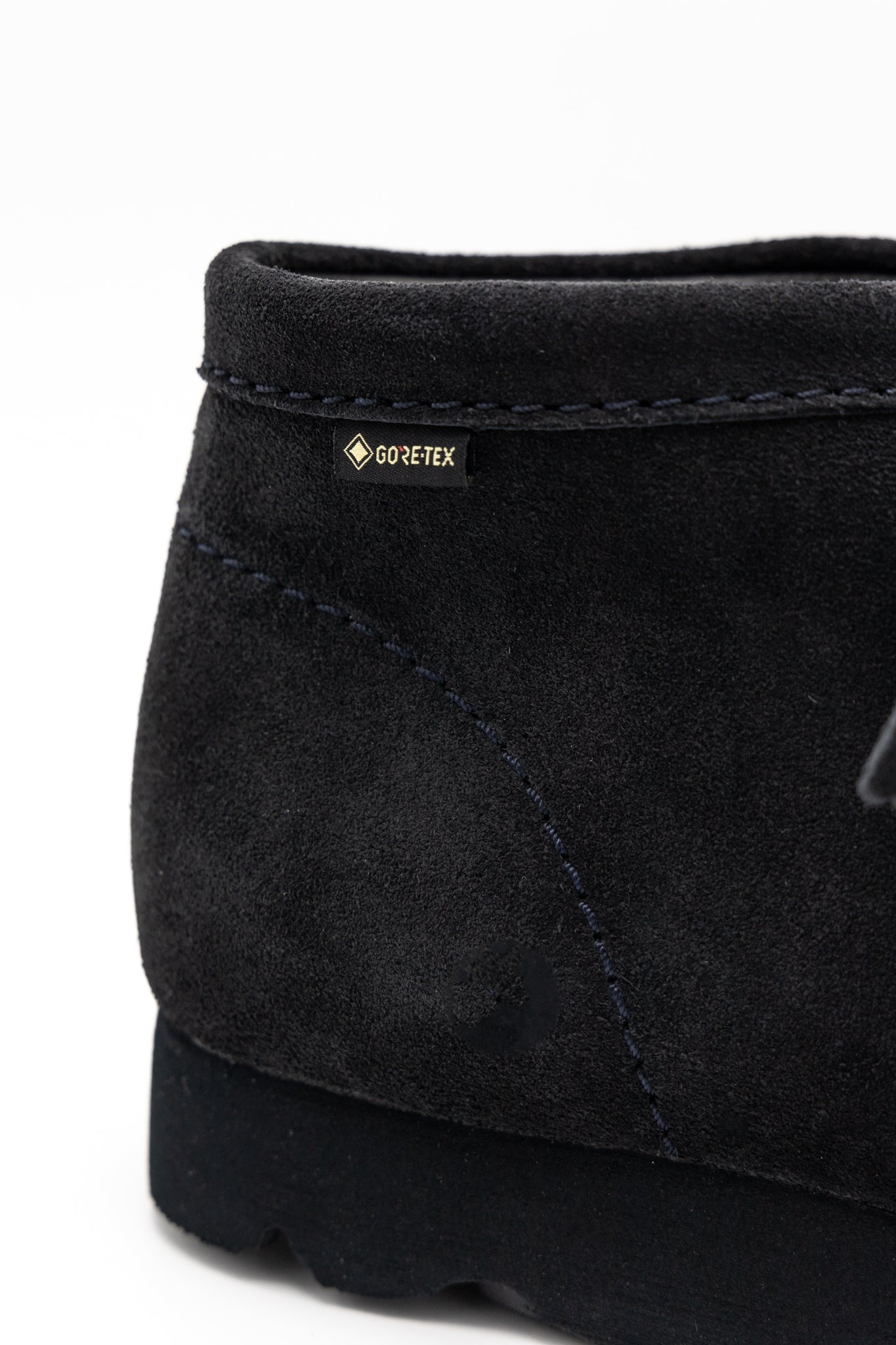 CLARKS ORIGINALS × BEAMS Wallabee Boot GORE-TEX(R) - Navy – BLUE