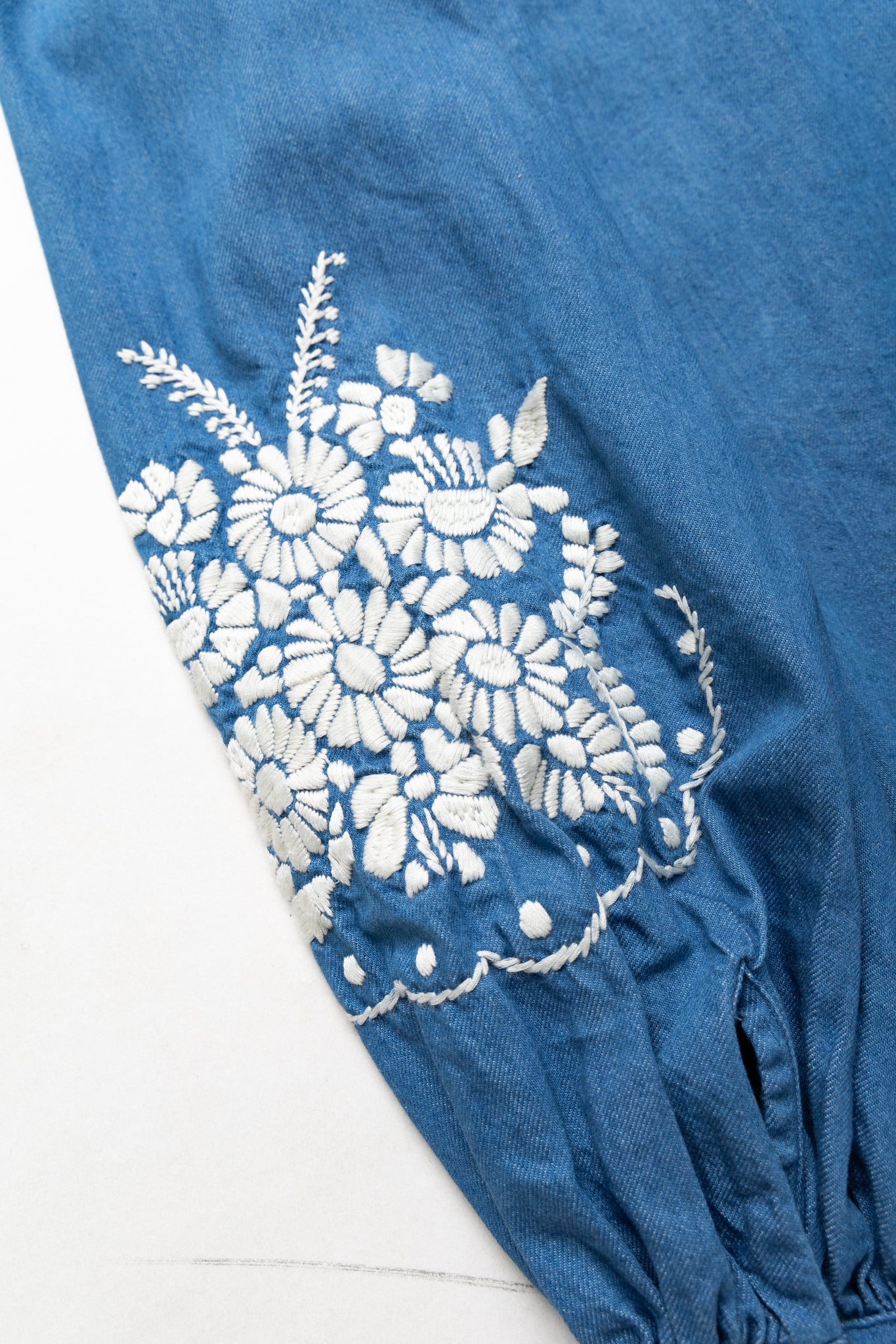 8oz Denim Puff-Sleeve Western Shirt (Flower Embroidery) - Indigo